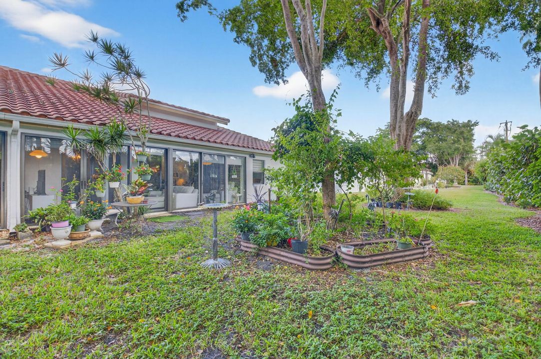 For Sale: $465,000 (2 beds, 2 baths, 1908 Square Feet)