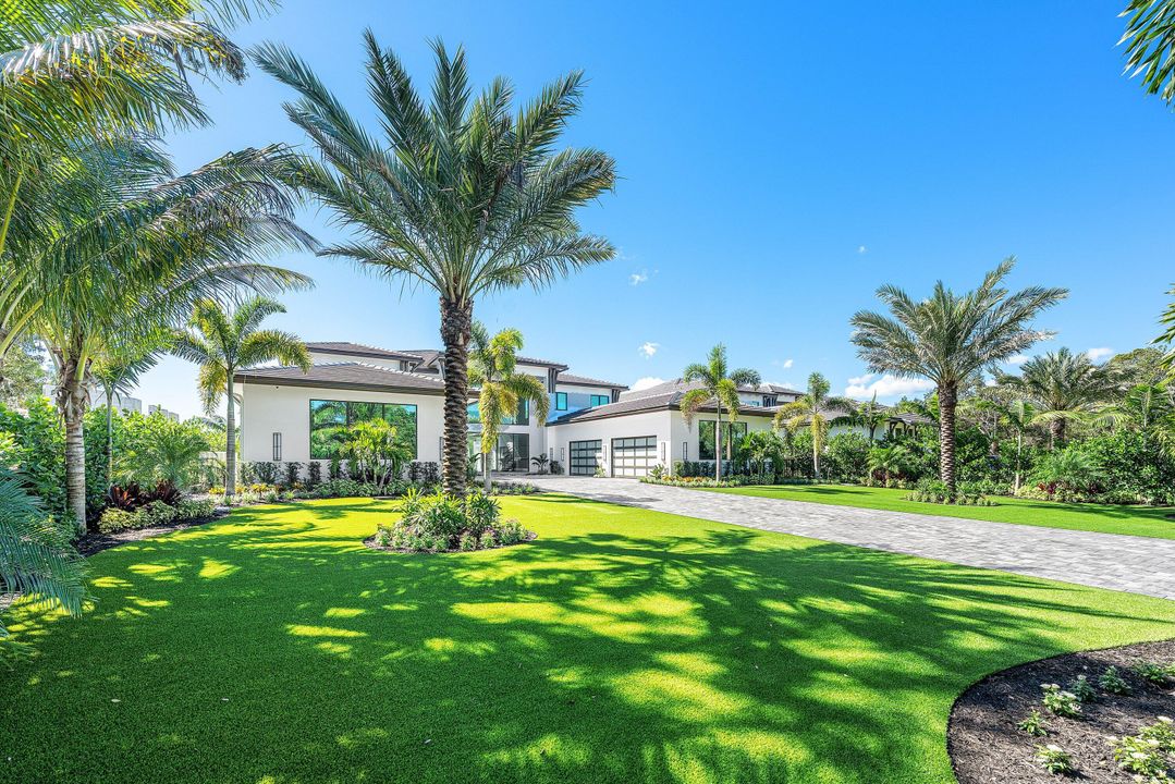 For Sale: $16,950,000 (5 beds, 6 baths, 9137 Square Feet)