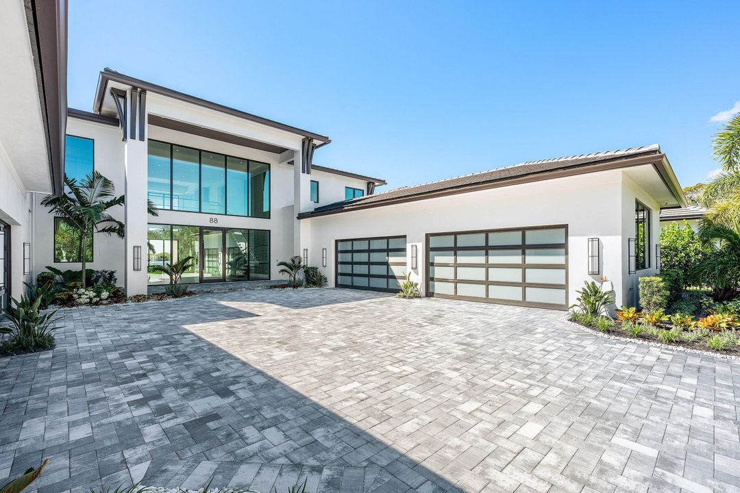 For Sale: $16,950,000 (5 beds, 6 baths, 9137 Square Feet)