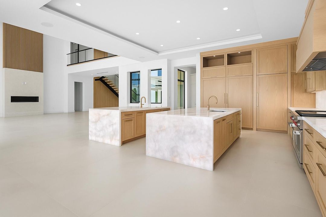 For Sale: $16,950,000 (5 beds, 6 baths, 9137 Square Feet)