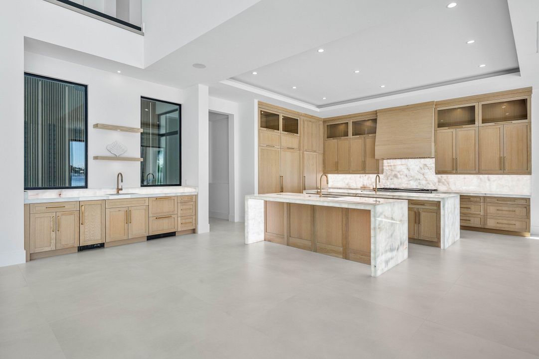 For Sale: $16,950,000 (5 beds, 6 baths, 9137 Square Feet)