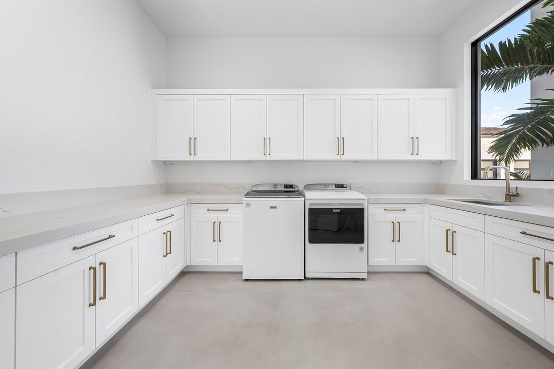 For Sale: $16,950,000 (5 beds, 6 baths, 9137 Square Feet)