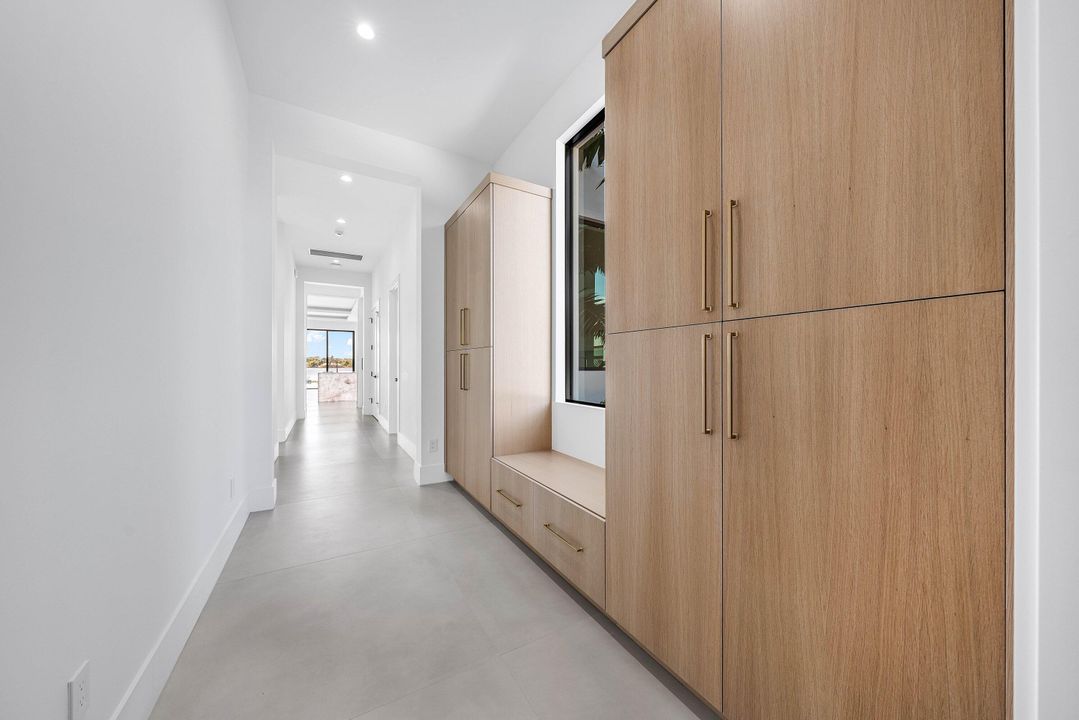 For Sale: $16,950,000 (5 beds, 6 baths, 9137 Square Feet)