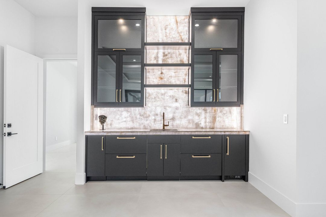 For Sale: $16,950,000 (5 beds, 6 baths, 9137 Square Feet)