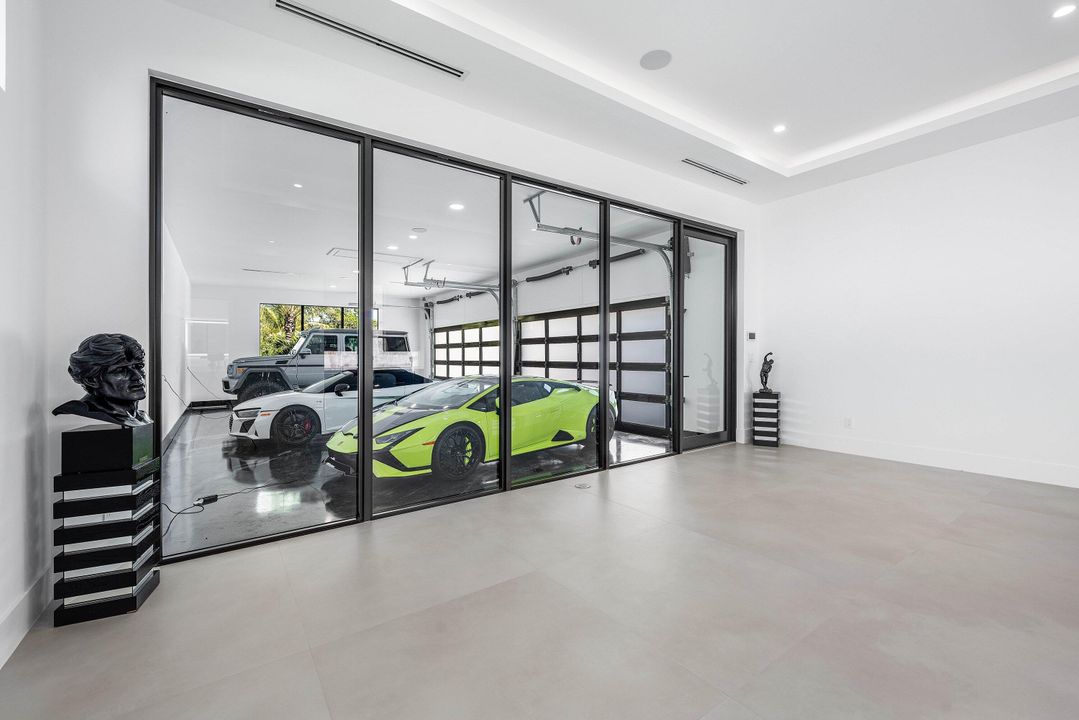 For Sale: $16,950,000 (5 beds, 6 baths, 9137 Square Feet)