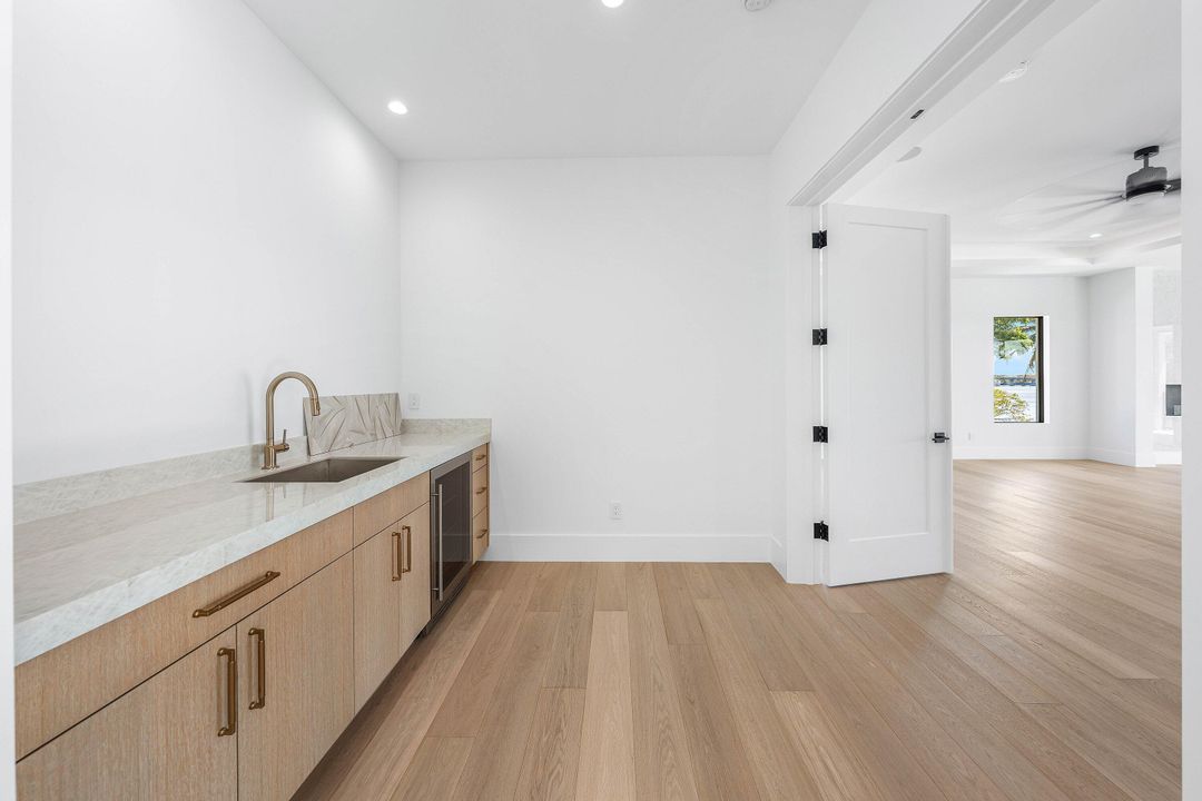 For Sale: $16,950,000 (5 beds, 6 baths, 9137 Square Feet)