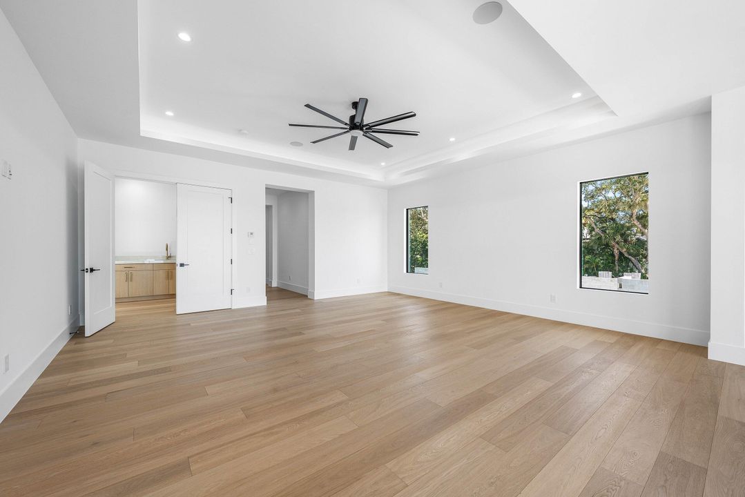 For Sale: $16,950,000 (5 beds, 6 baths, 9137 Square Feet)