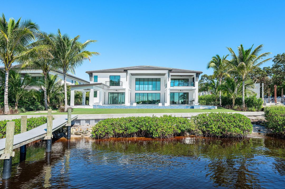 For Sale: $16,950,000 (5 beds, 6 baths, 9137 Square Feet)