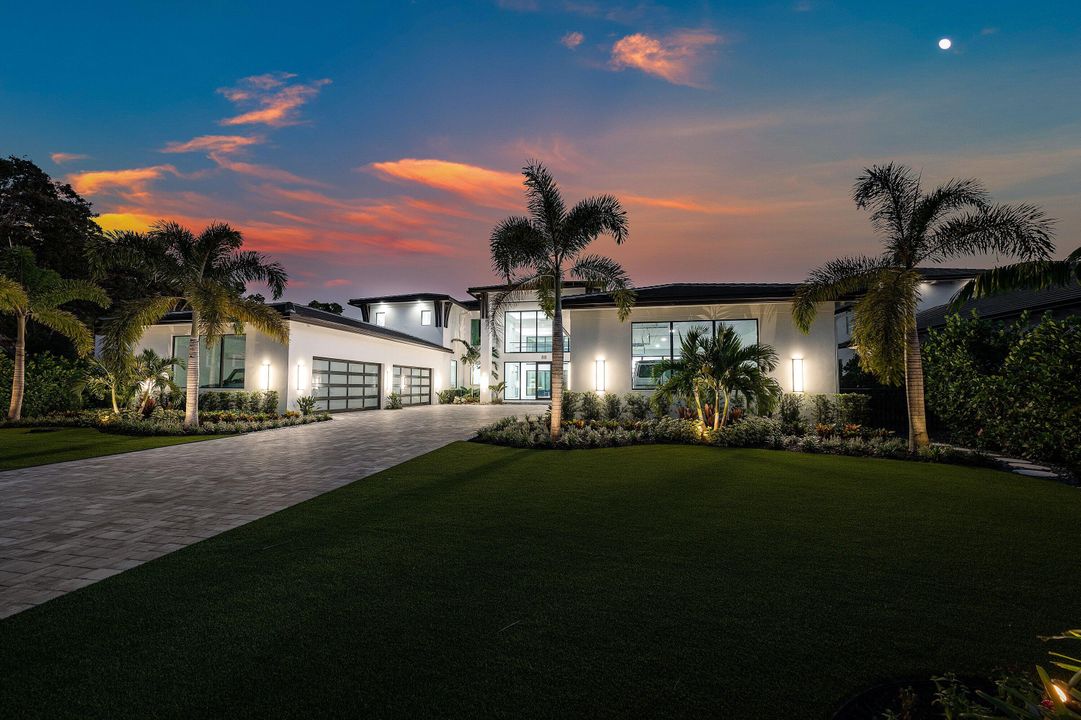 For Sale: $16,950,000 (5 beds, 6 baths, 9137 Square Feet)