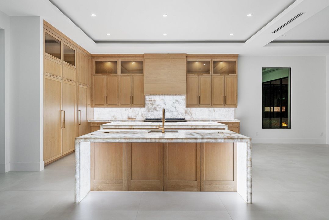 For Sale: $16,950,000 (5 beds, 6 baths, 9137 Square Feet)