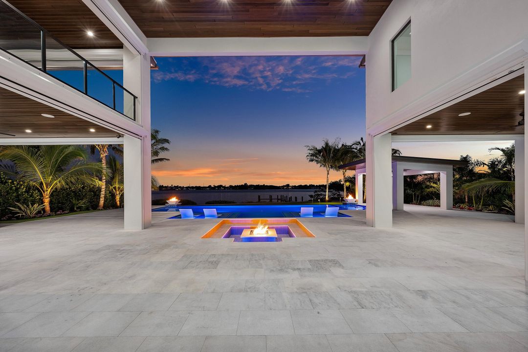 For Sale: $16,950,000 (5 beds, 6 baths, 9137 Square Feet)