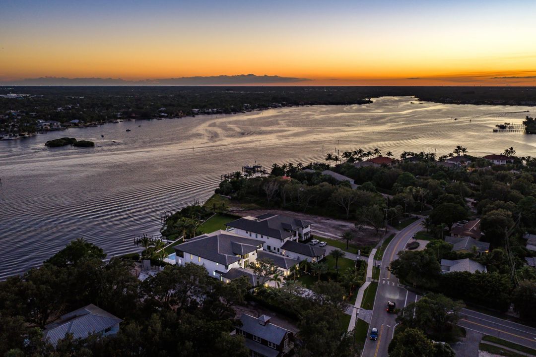 For Sale: $16,950,000 (5 beds, 6 baths, 9137 Square Feet)