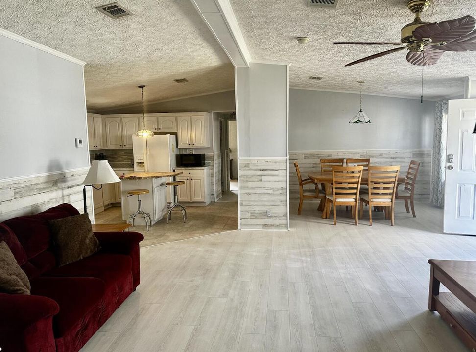 На продажу: $193,500 (3 спален, 2 ванн, 1512 Квадратных фут)