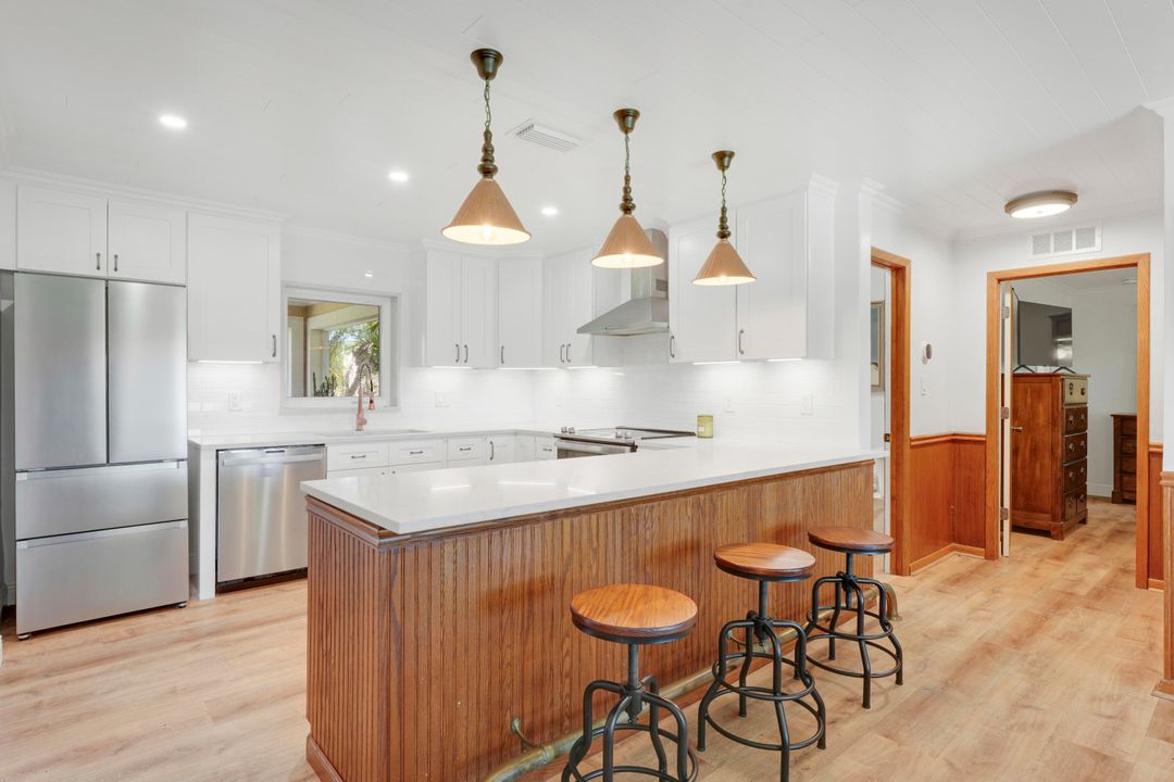 For Sale: $1,325,000 (5 beds, 3 baths, 2730 Square Feet)