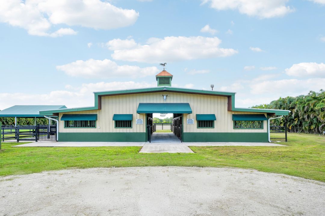 For Sale: $1,325,000 (5 beds, 3 baths, 2730 Square Feet)