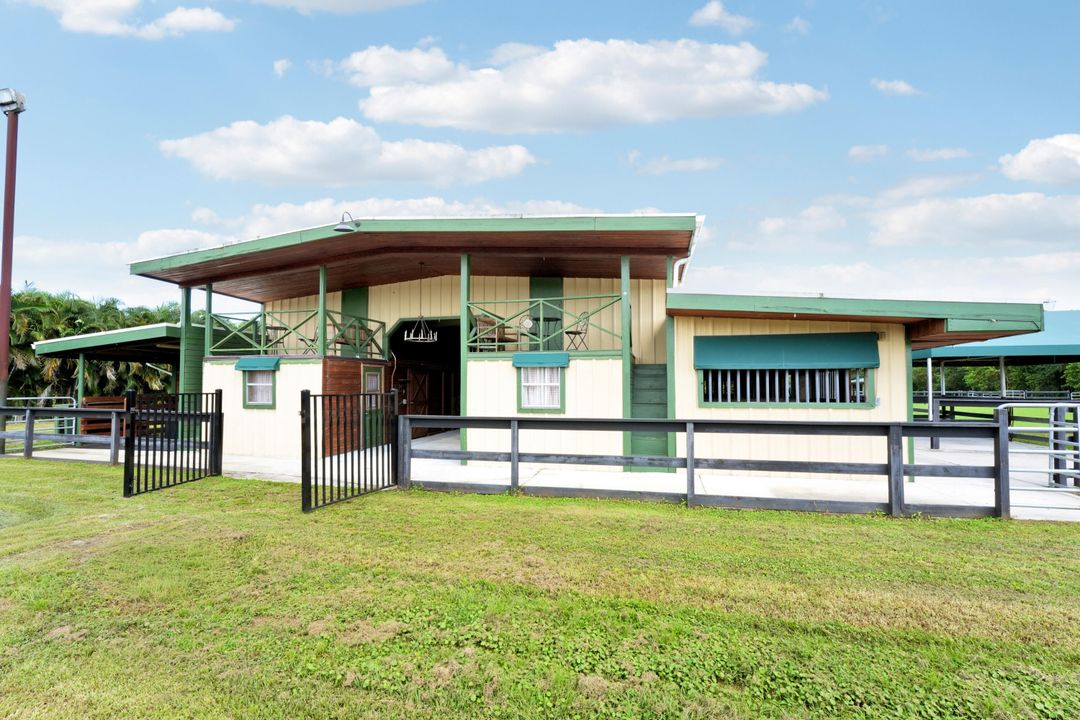 For Sale: $1,325,000 (5 beds, 3 baths, 2730 Square Feet)