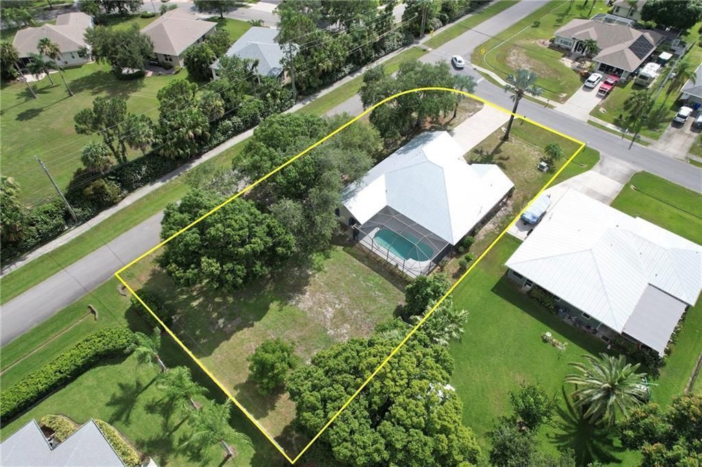 Active With Contract: $505,000 (3 beds, 3 baths, 2009 Square Feet)