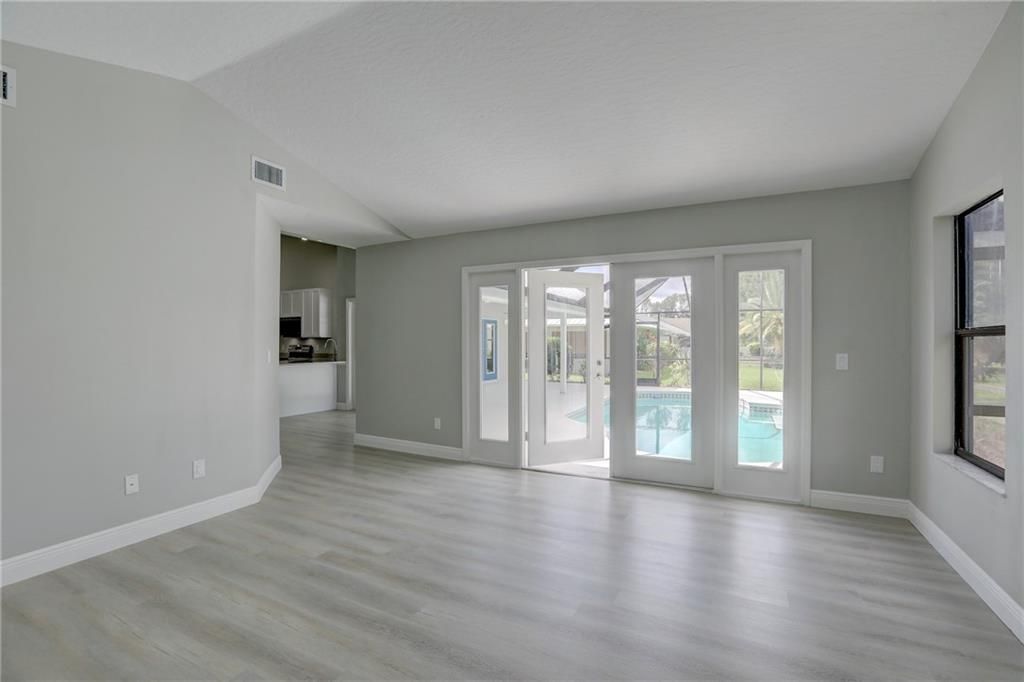 Active With Contract: $505,000 (3 beds, 3 baths, 2009 Square Feet)