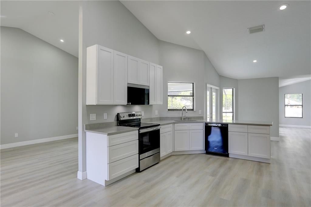 Active With Contract: $505,000 (3 beds, 3 baths, 2009 Square Feet)