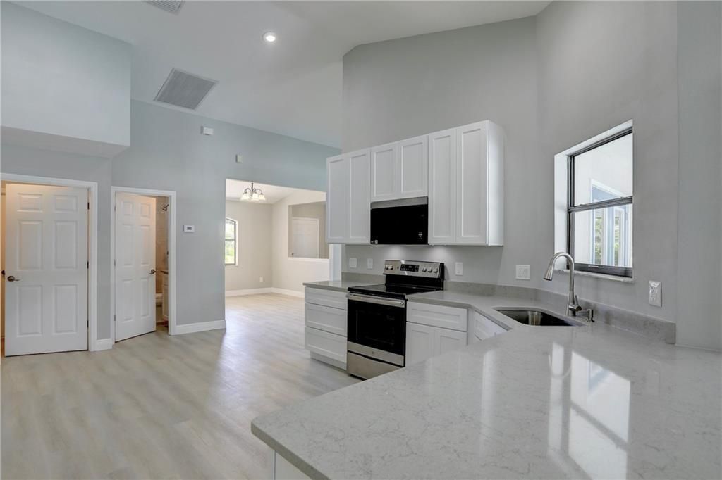 Active With Contract: $505,000 (3 beds, 3 baths, 2009 Square Feet)