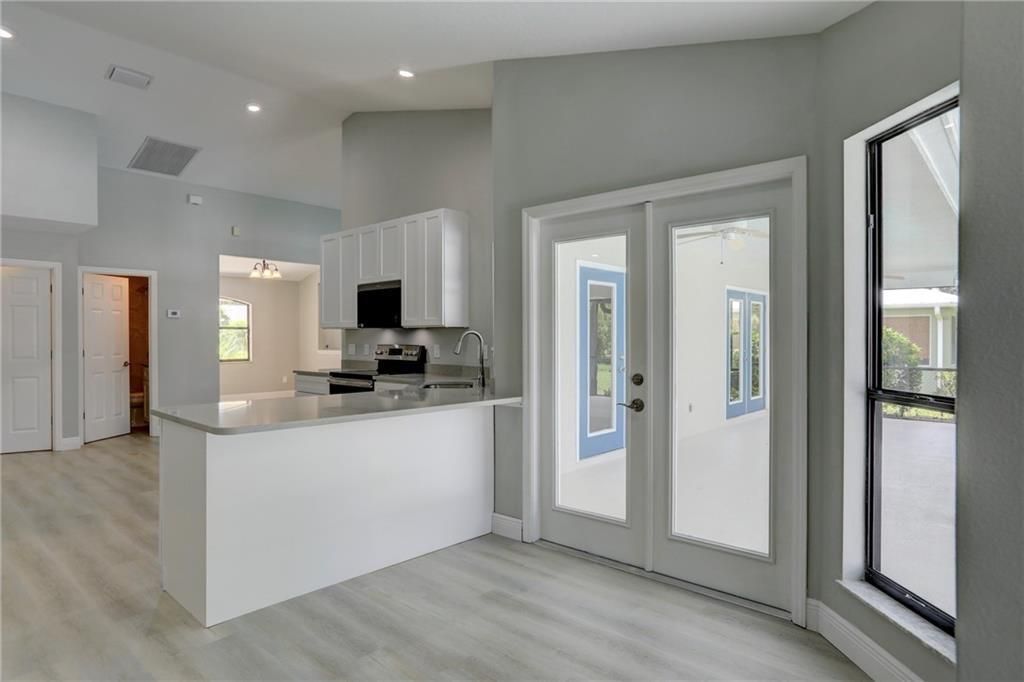 Active With Contract: $505,000 (3 beds, 3 baths, 2009 Square Feet)