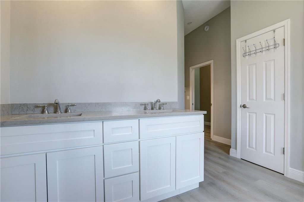 Active With Contract: $505,000 (3 beds, 3 baths, 2009 Square Feet)