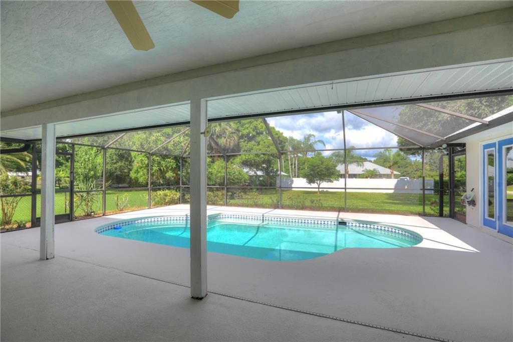 Active With Contract: $505,000 (3 beds, 3 baths, 2009 Square Feet)