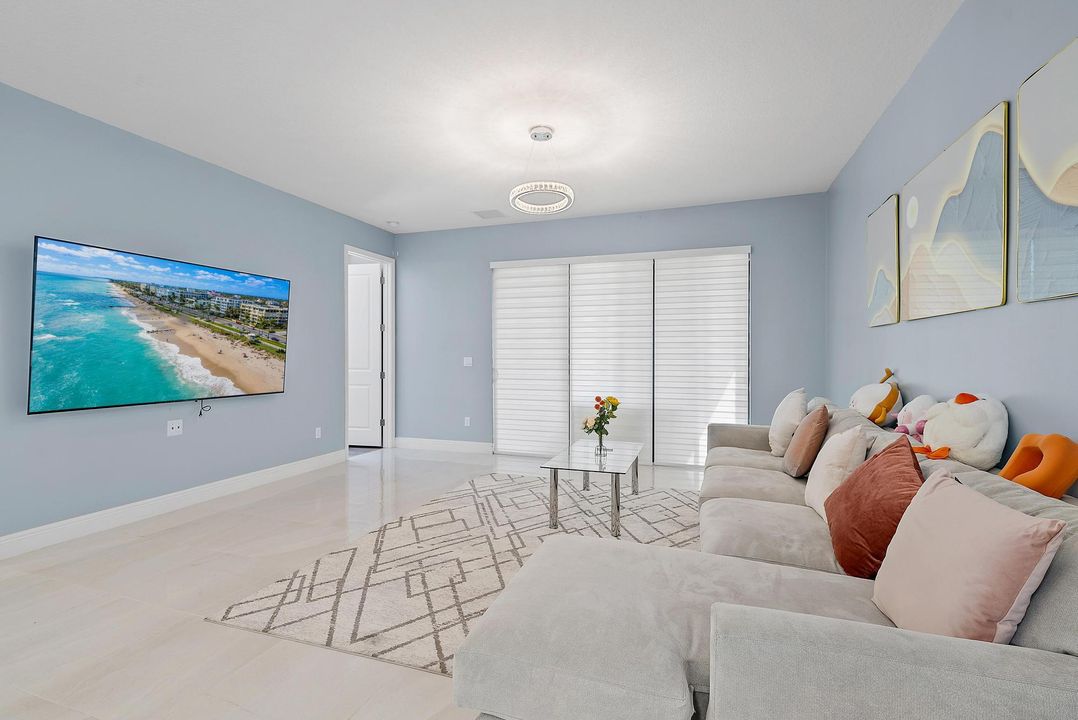 В аренду: $3,500 (3 спален, 2 ванн, 2110 Квадратных фут)