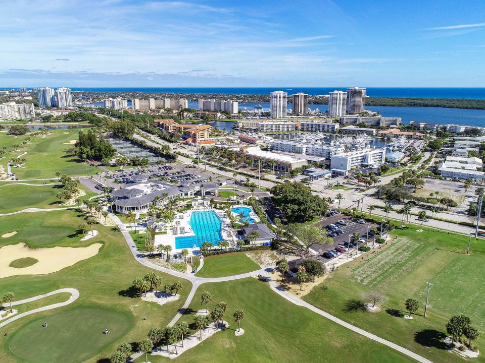 合同活跃: $5,000 (2 贝兹, 2 浴室, 1272 平方英尺)