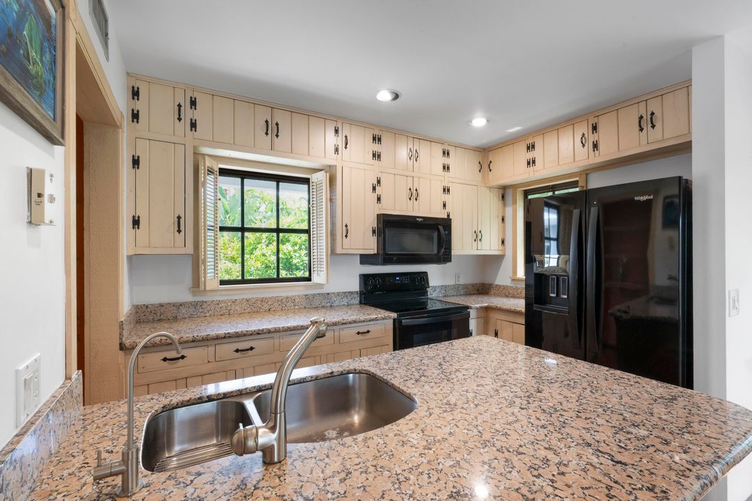 Activo con contrato: $679,000 (3 camas, 3 baños, 2062 Pies cuadrados)