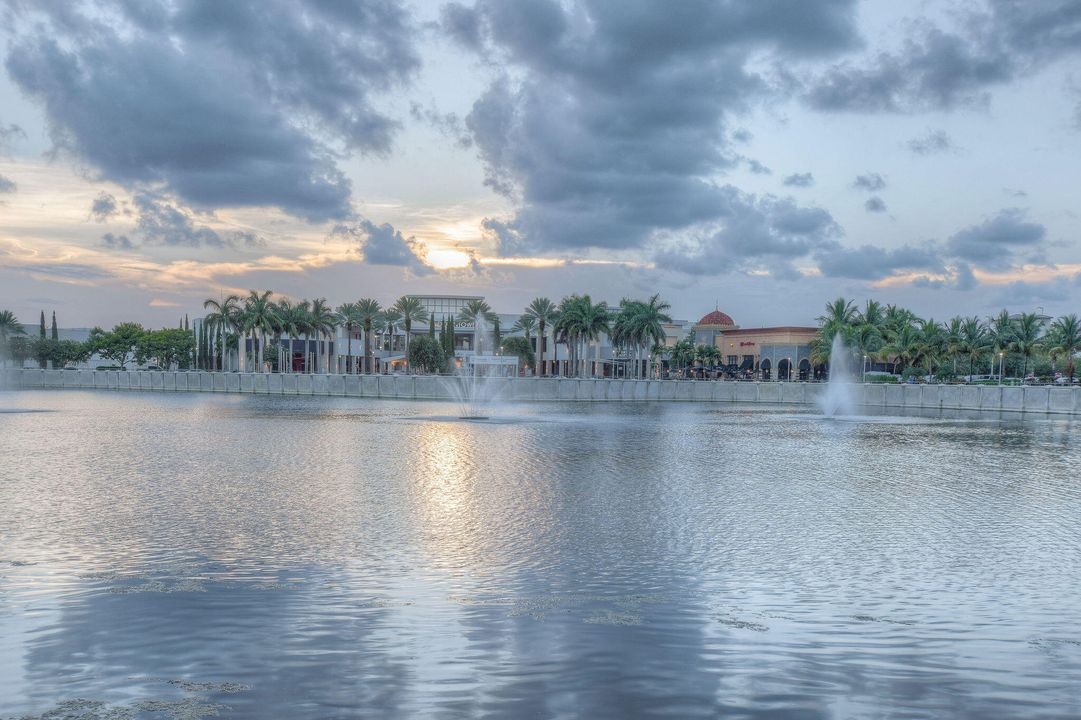 合同活跃: $5,000 (2 贝兹, 2 浴室, 1272 平方英尺)