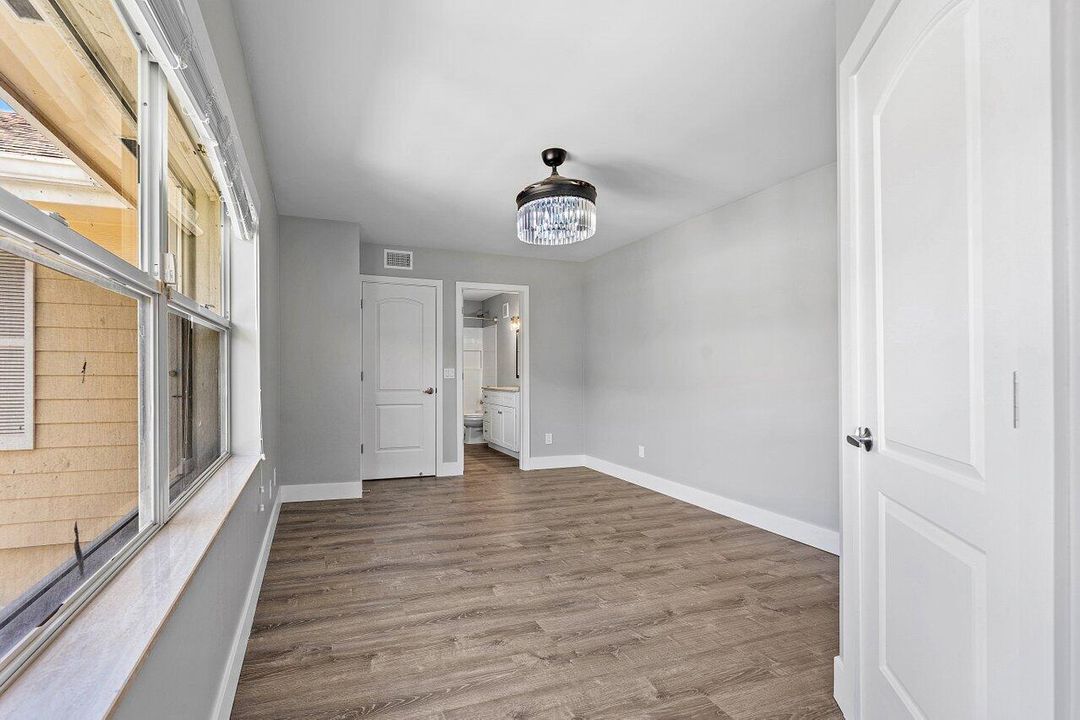 For Sale: $315,000 (2 beds, 2 baths, 1374 Square Feet)