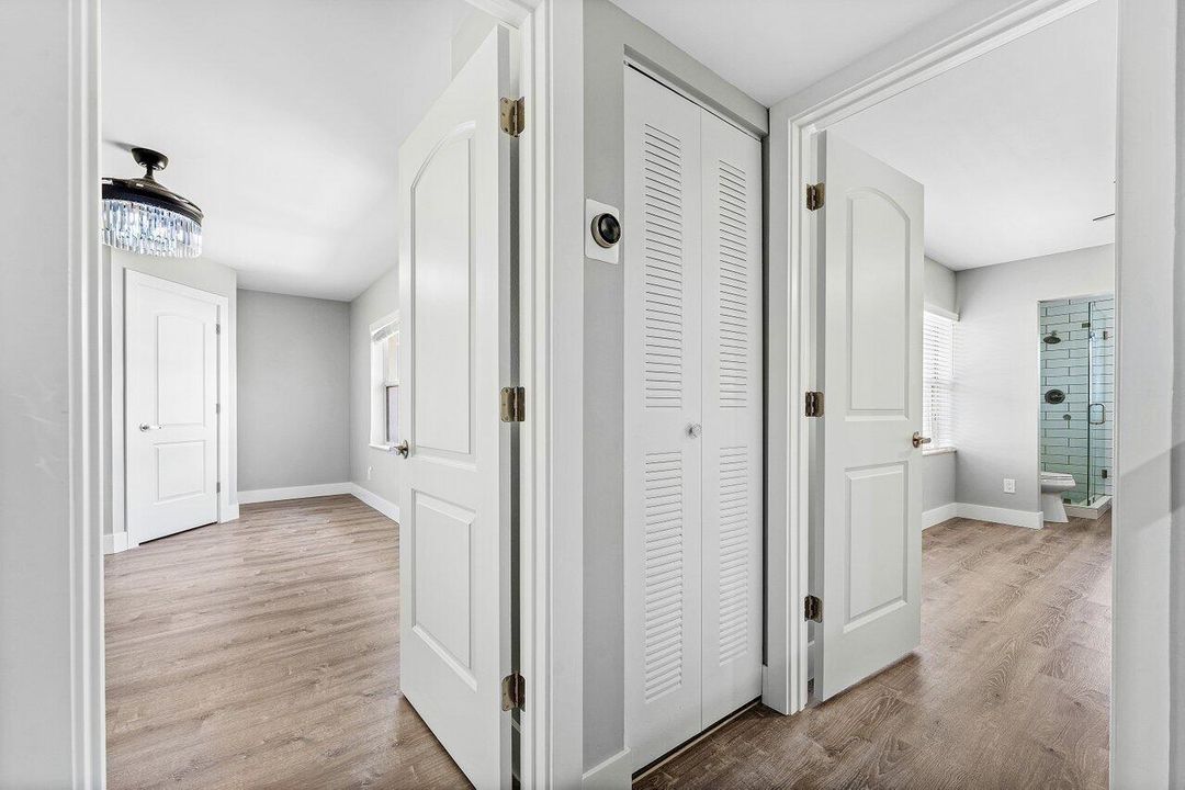 For Sale: $315,000 (2 beds, 2 baths, 1374 Square Feet)