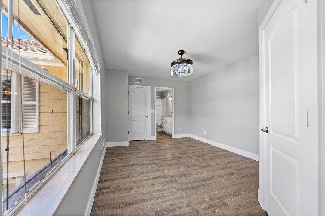 For Sale: $315,000 (2 beds, 2 baths, 1374 Square Feet)