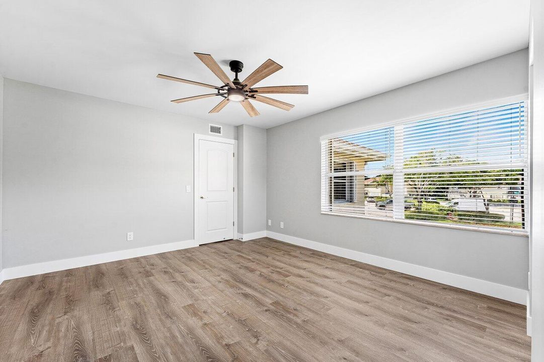 For Sale: $315,000 (2 beds, 2 baths, 1374 Square Feet)