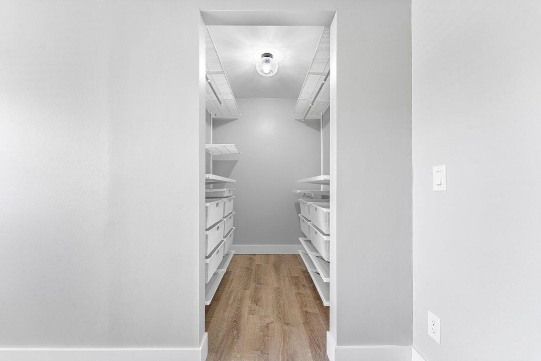 For Sale: $315,000 (2 beds, 2 baths, 1374 Square Feet)