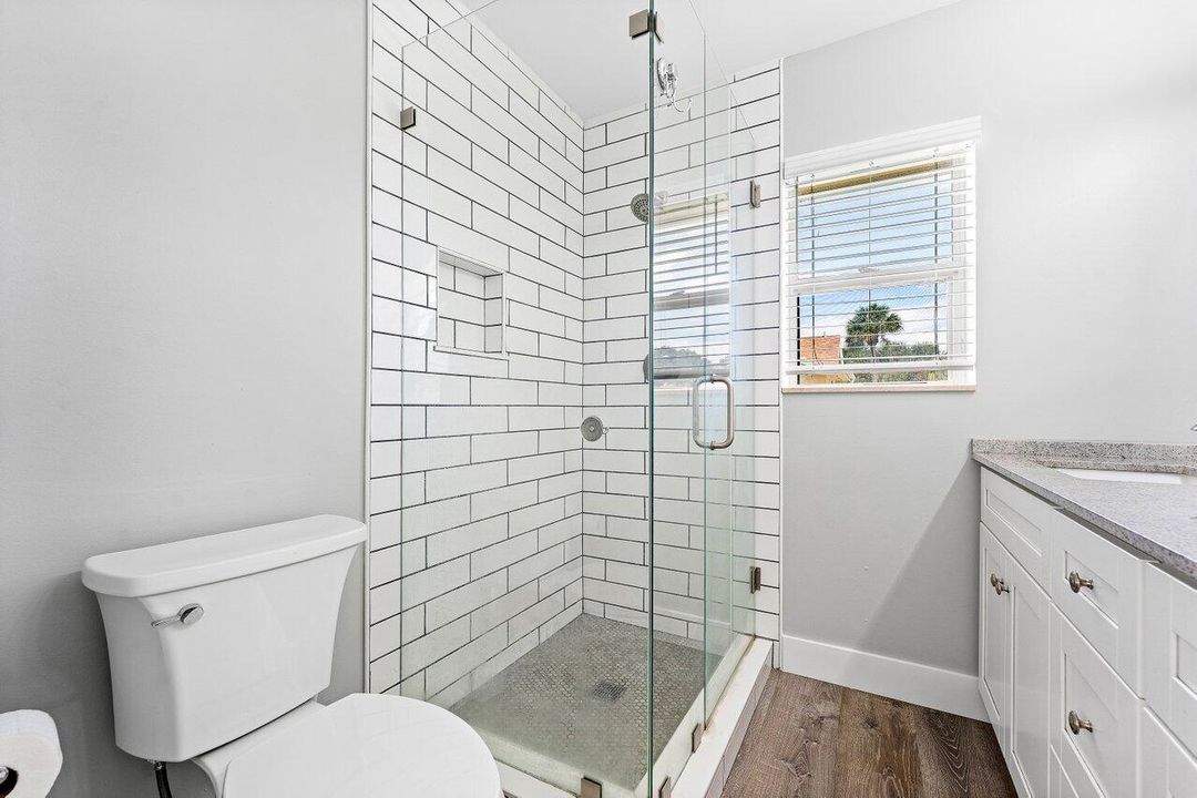 For Sale: $315,000 (2 beds, 2 baths, 1374 Square Feet)