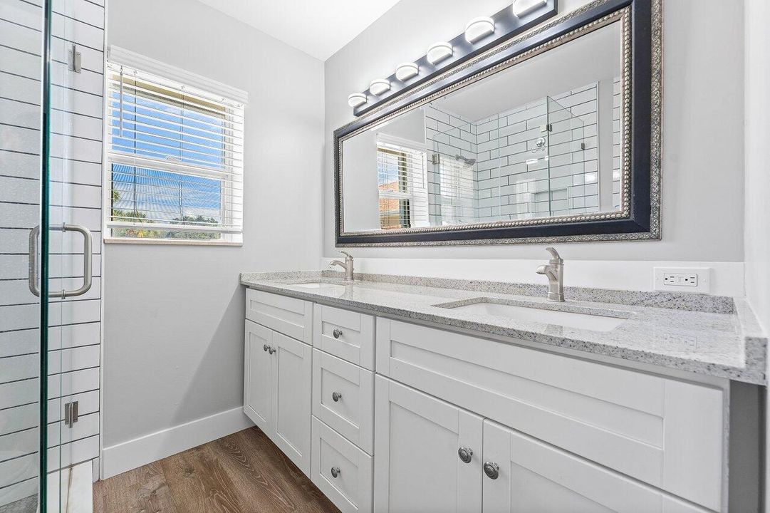 For Sale: $315,000 (2 beds, 2 baths, 1374 Square Feet)