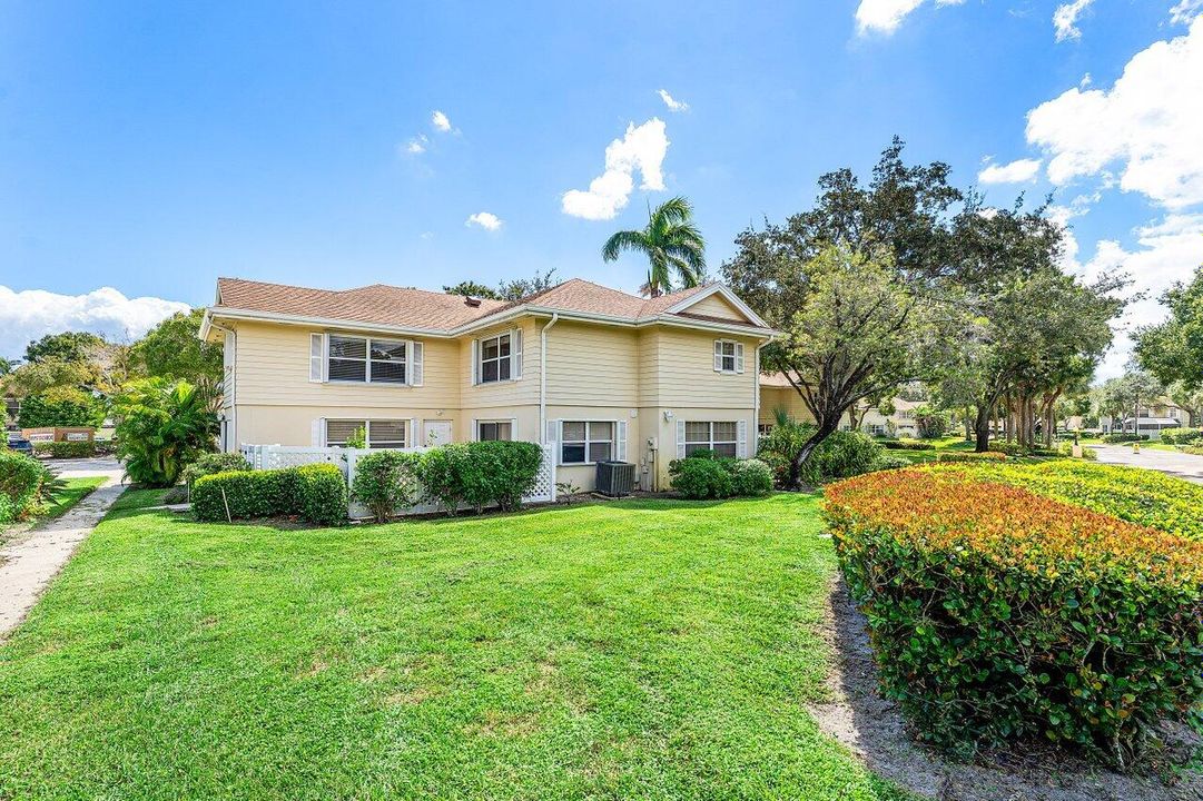 For Sale: $315,000 (2 beds, 2 baths, 1374 Square Feet)