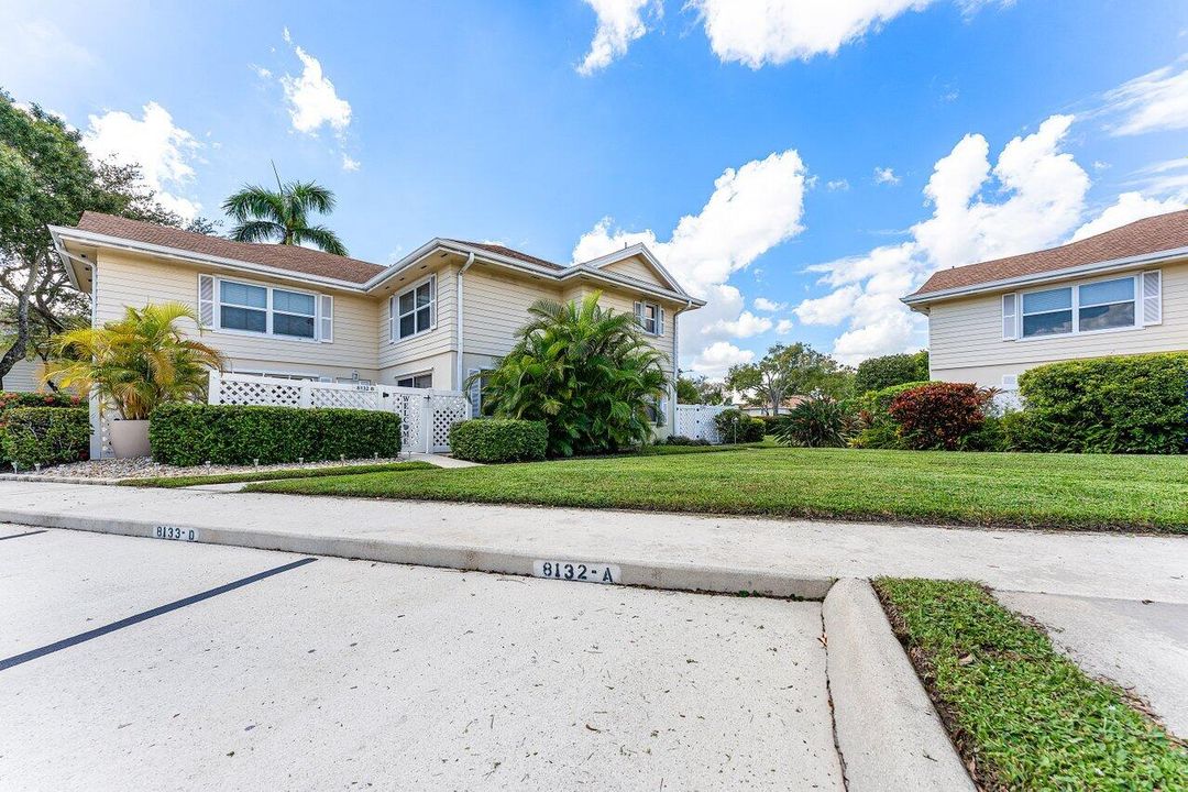 For Sale: $315,000 (2 beds, 2 baths, 1374 Square Feet)