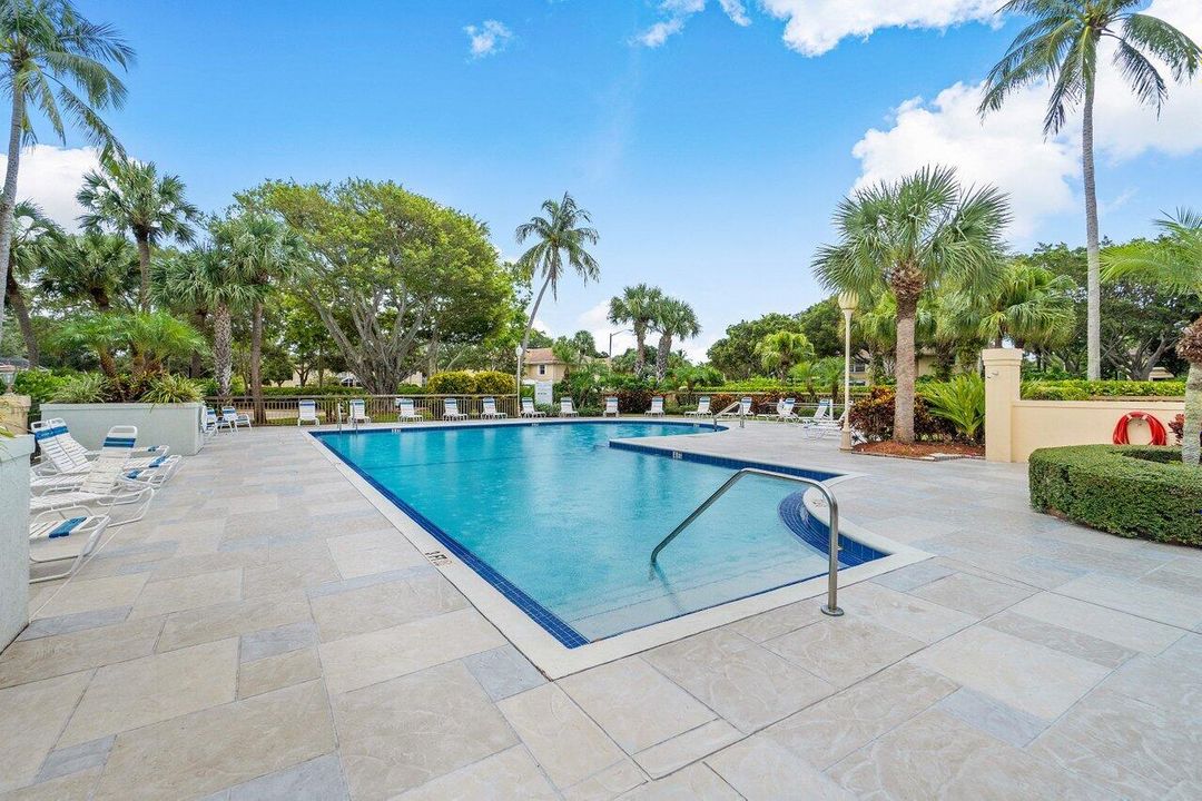 For Sale: $315,000 (2 beds, 2 baths, 1374 Square Feet)