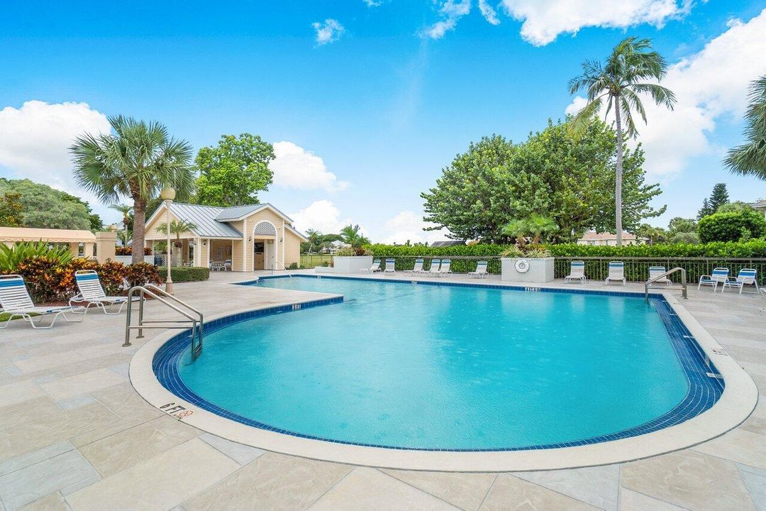 For Sale: $315,000 (2 beds, 2 baths, 1374 Square Feet)