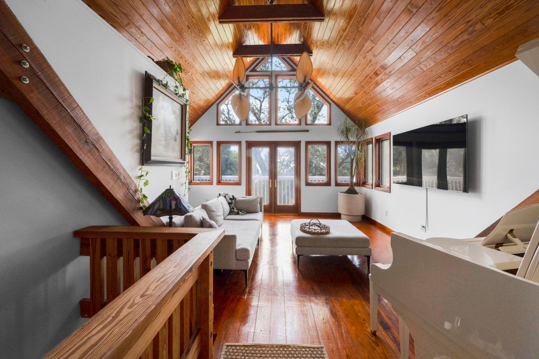 Activo con contrato: $679,000 (3 camas, 3 baños, 2062 Pies cuadrados)