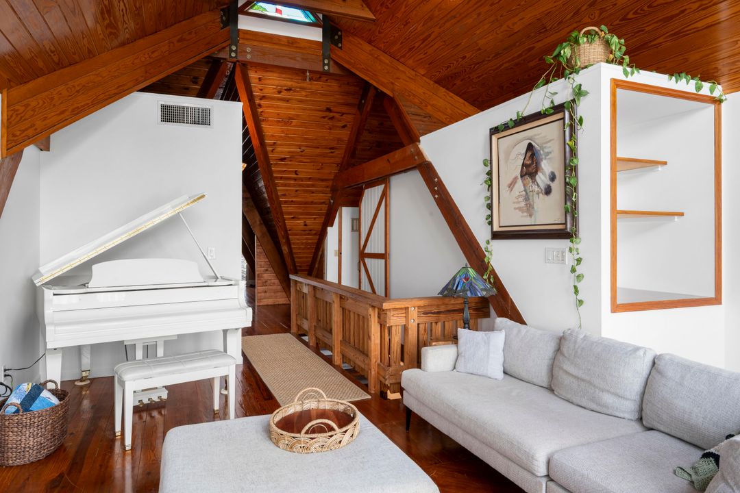 Activo con contrato: $679,000 (3 camas, 3 baños, 2062 Pies cuadrados)