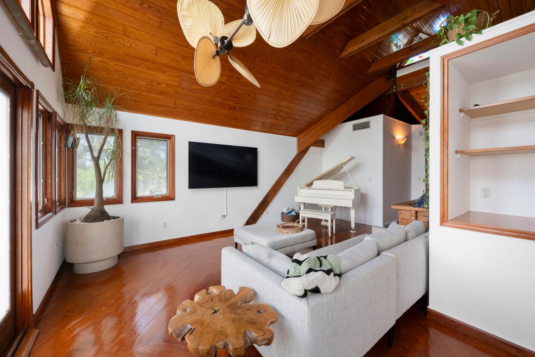 Activo con contrato: $679,000 (3 camas, 3 baños, 2062 Pies cuadrados)