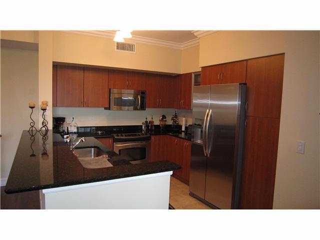 Под контрактом: $5,500 (2 спален, 2 ванн, 1082 Квадратных фут)