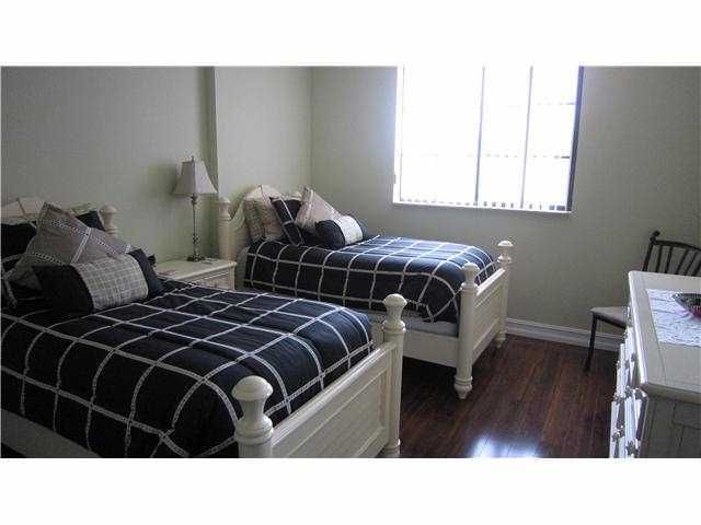 Под контрактом: $5,500 (2 спален, 2 ванн, 1082 Квадратных фут)