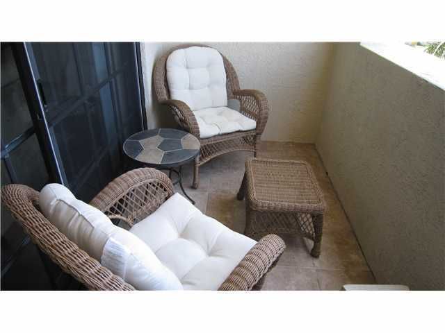 Под контрактом: $5,500 (2 спален, 2 ванн, 1082 Квадратных фут)