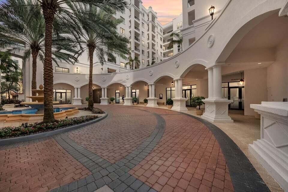 Под контрактом: $5,500 (2 спален, 2 ванн, 1082 Квадратных фут)