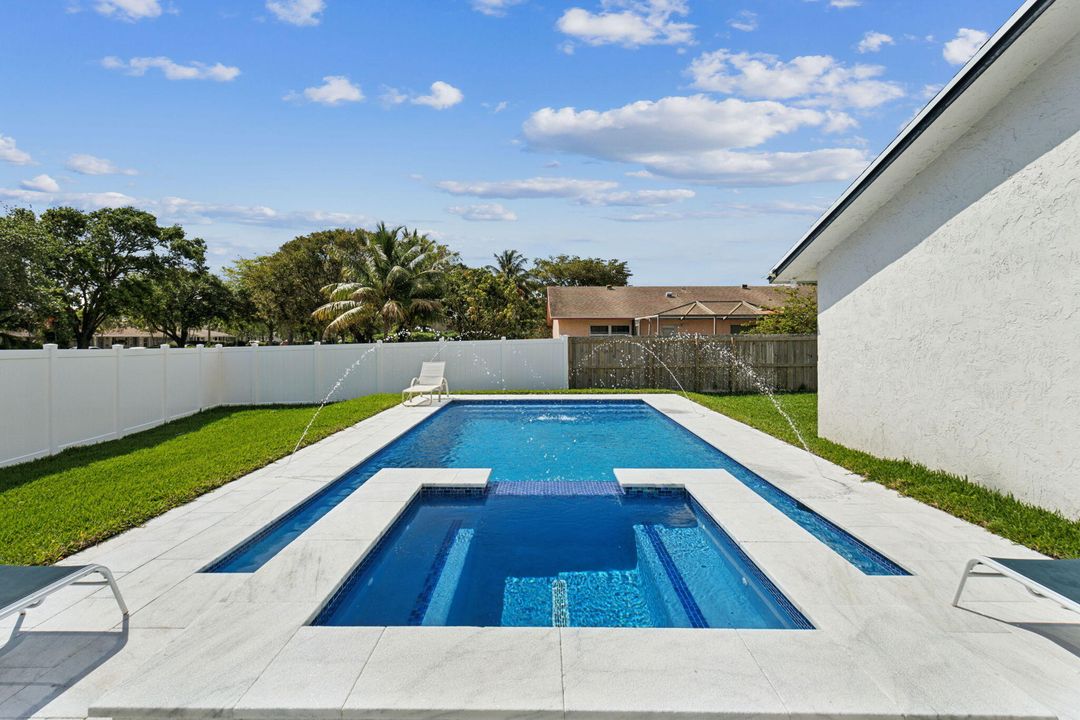 出租: $13,000 (3 贝兹, 2 浴室, 1352 平方英尺)